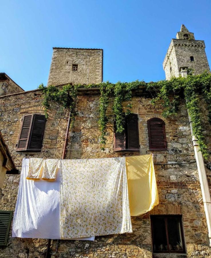 Il Prunello - Una Casa Tra Le Torri 圣吉米纳诺 外观 照片
